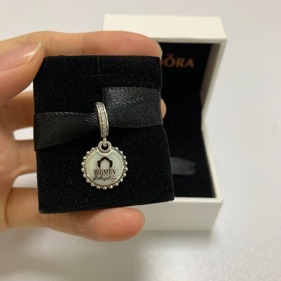 Disney Parks Pandora Star Wars Princess Leia Dangle Charm Women of the Galaxy - Picture 1 of 4